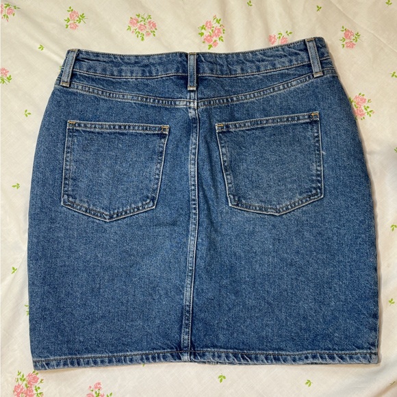 BDG Denim Mini Skirt Size Medium - Picture 2 of 7